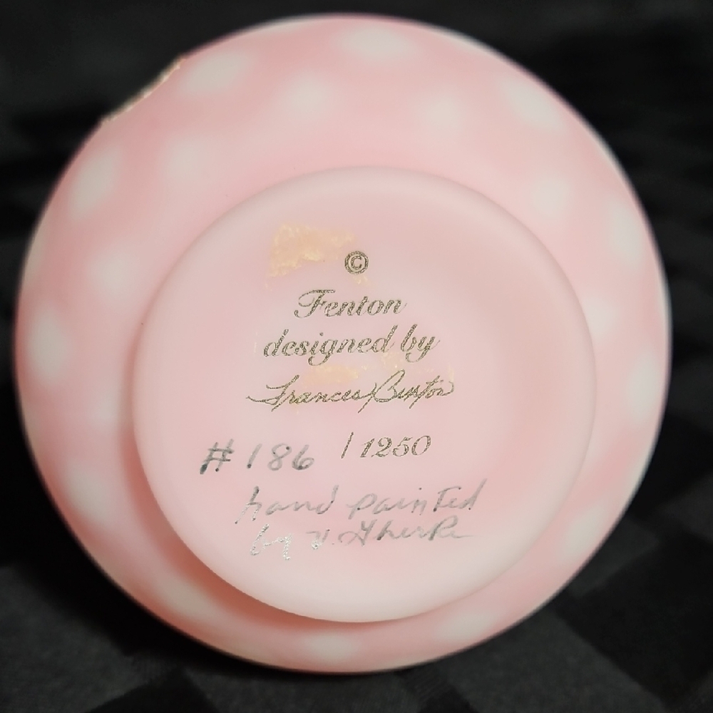 Exquisite Fenton Handpainted Diamond Rose Quilted w/Heart Stopper Perfume Bottle - Picture 14 of 16